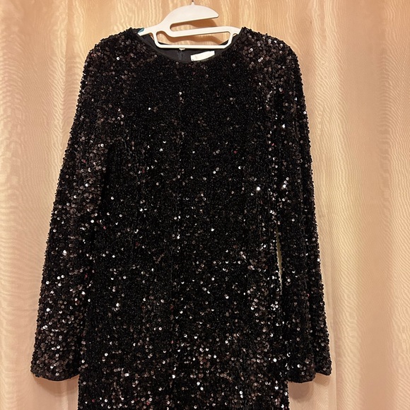 H&M Dresses & Skirts - H&M black sequin dress